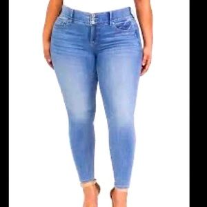 Torrid Premium Jegging Stretch Jeans Women Size 18R Light Blue Denim Wash